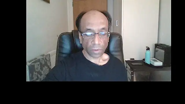 Snapshot of rauncher1 chatting on 27, 5, 2026 rauncher1 online show from 27, 5, 2026