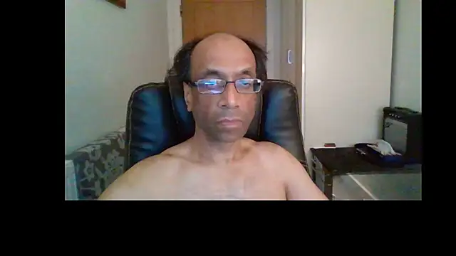 Snapshot of rauncher1 chatting on 9, 7, 2026 rauncher1 online show from 9, 7, 2026