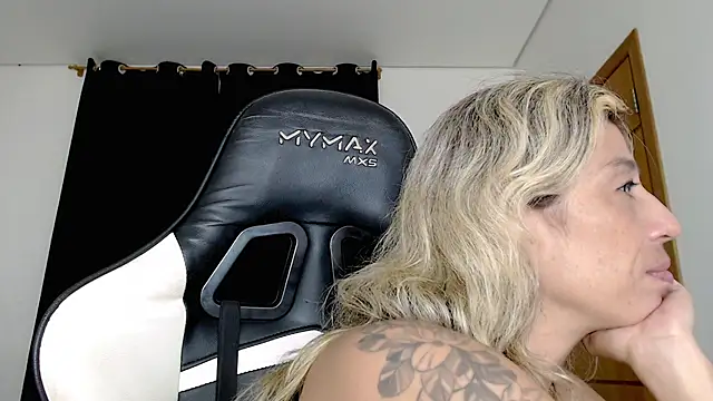 lettylatinaxh online show from 24, 2, 2025