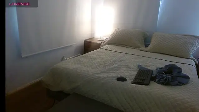 bella savati online show from 23, 10, 2025