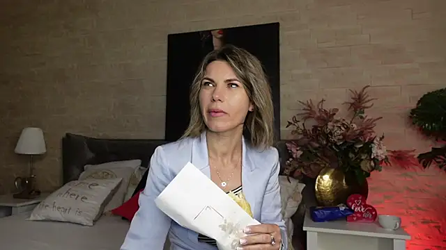 FeliciaKrige online show from 4, 5, 2026