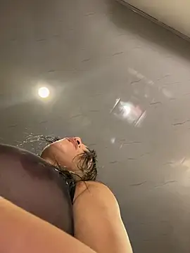 SQUIRTINGQUEEN11 online show from 30, 3, 2026