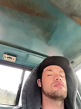 Snapshot of cumgitsumdic chatting on 15, 3, 2025 cumgitsumdic online show from 15, 3, 2025