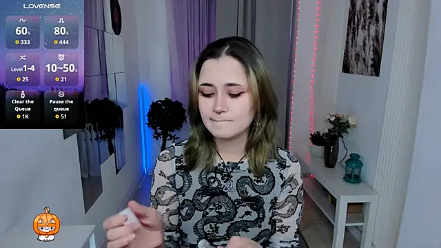 Alexa Lexi  online show from 8, 11, 2025