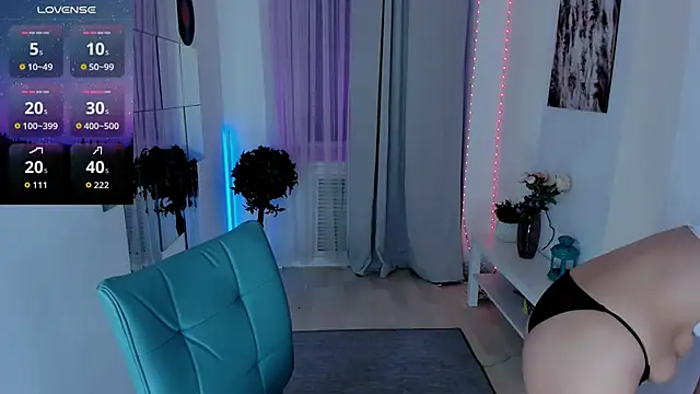 Alexa Lexi  online show from 6, 11, 2025