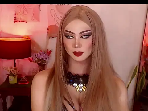 Snapshot of MagneticBeauty chatting on 4, 11, 2025 MagneticBeauty online show from 4, 11, 2025