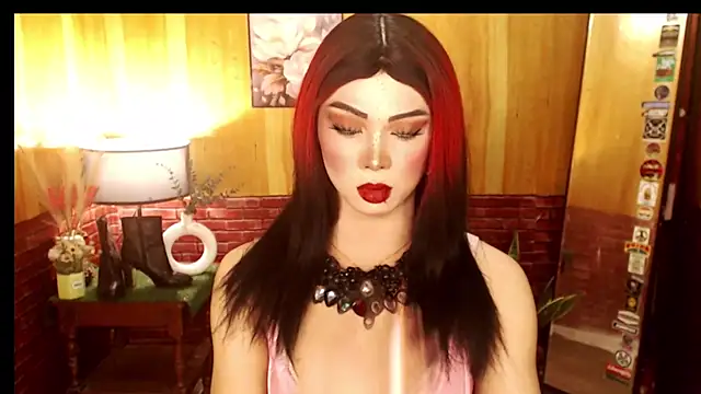 Snapshot of MagneticBeauty chatting on 12, 9, 2025 MagneticBeauty online show from 12, 9, 2025