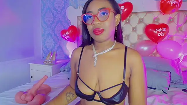 Snapshot of CaseyMoon chatting on 14, 2, 2026 CaseyMoon online show from 14, 2, 2026