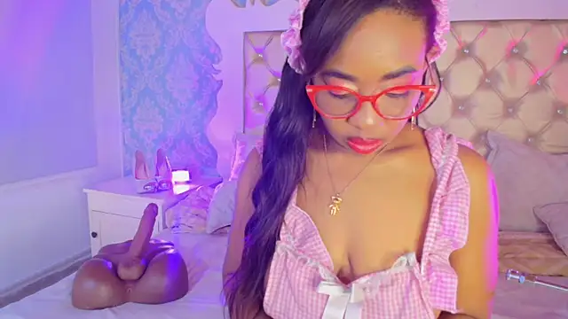 Snapshot of CaseyMoon chatting on 23, 5, 2026 CaseyMoon online show from 23, 5, 2026