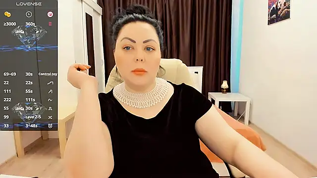 Nina Hopper online show from 13, 2, 2025