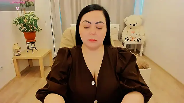 Nina Hopper online show from 6, 4, 2026