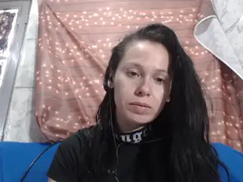 Venusluxodomme online show from 3, 10, 2025