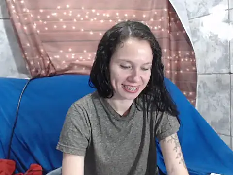 Venusluxodomme online show from 11, 11, 2025