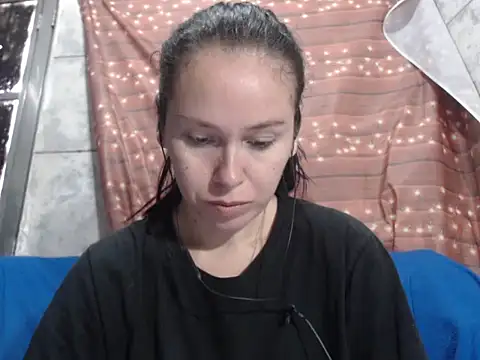 Venusluxodomme online show from 2, 10, 2025