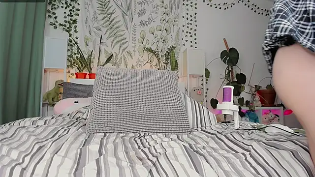 Snapshot of sierra_diamond chatting on 18, 12, 2024 sierra diamond online show from 18, 12, 2024