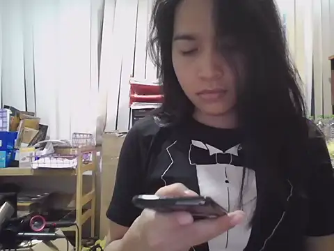 sara kimoo online show from 2, 10, 2025