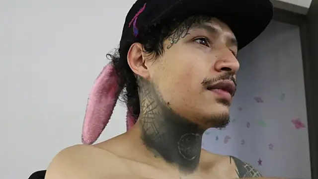 trieone online show from 26, 10, 2025