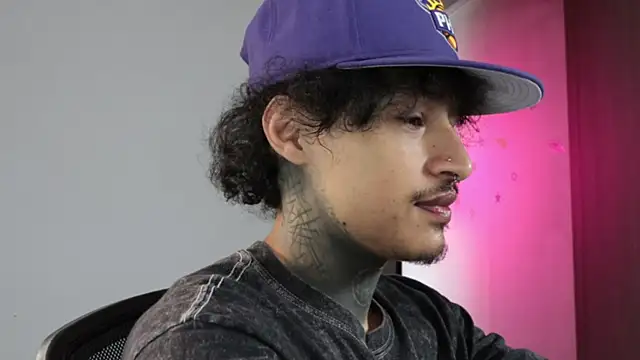 trieone online show from 13, 4, 2026