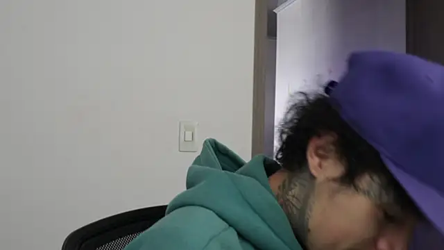 trieone online show from 12, 1, 2026