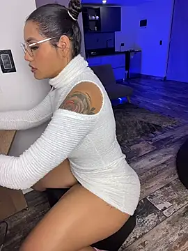 Victoria14  online show from 12, 11, 2025