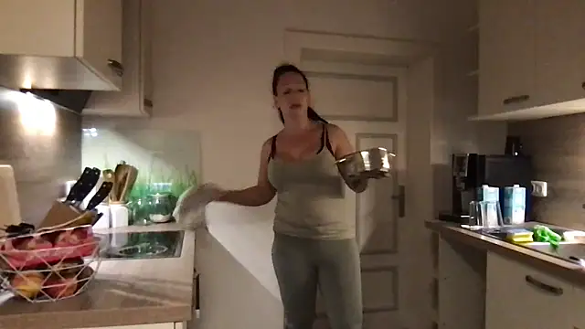 Viola Beck online show from 10, 11, 2025