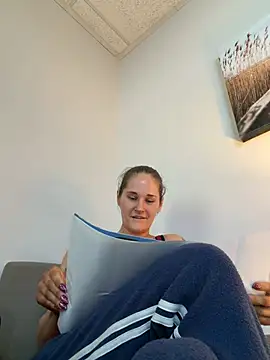 lolabunny9 online show from 13, 2, 2026