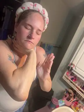 lolabunny9 online show from 19, 6, 2026