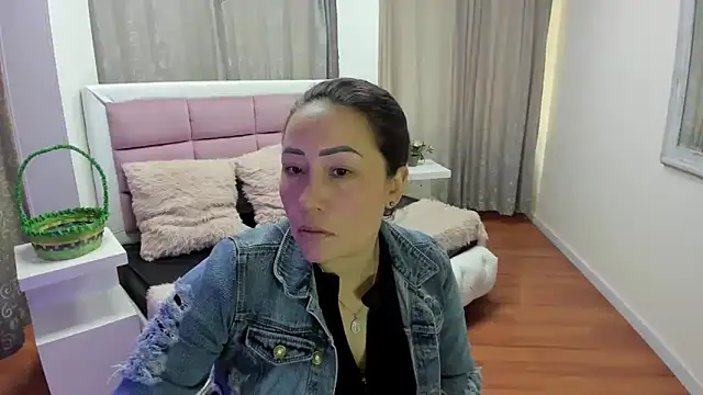 Snapshot of gaby_trent chatting on 14, 5, 2026 gaby trent online show from 14, 5, 2026