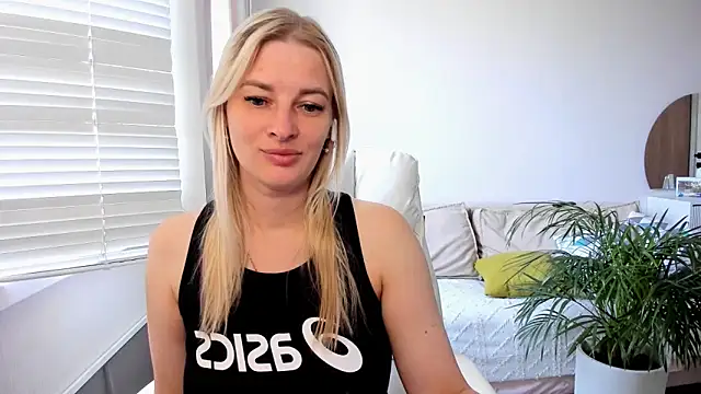 Snapshot of HILT_ON chatting on 21, 6, 2026 HILT ON online show from 21, 6, 2026