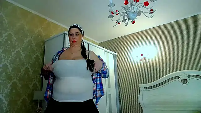 Evelyn Shy online show from 26, 2, 2025