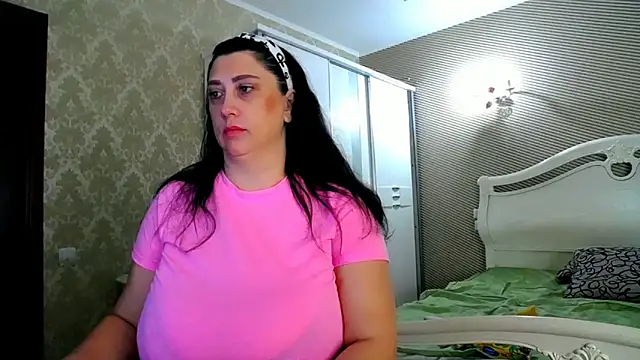 Evelyn Shy online show from 14, 11, 2025