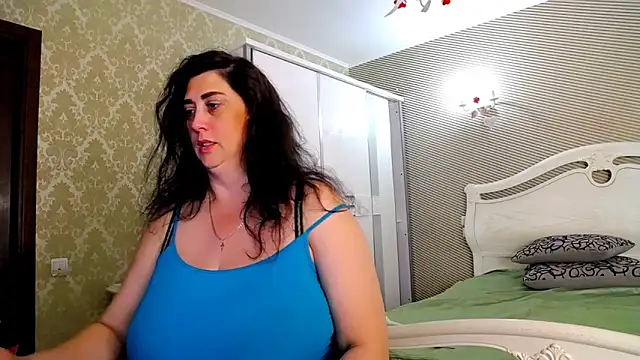 Snapshot of Evelyn_Shy chatting on 18, 6, 2026 Evelyn Shy online show from 18, 6, 2026