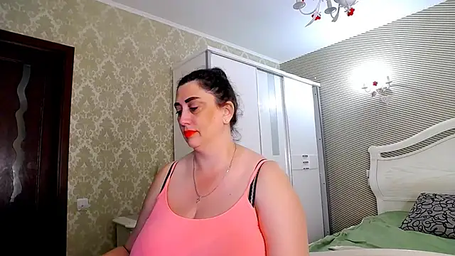 Snapshot of Evelyn_Shy chatting on 24, 6, 2026 Evelyn Shy online show from 24, 6, 2026