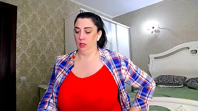 Evelyn Shy online show from 12, 2, 2026