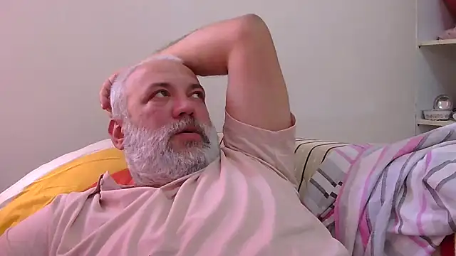 Snapshot of husoizmir chatting on 6, 6, 2026 husoizmir online show from 6, 6, 2026