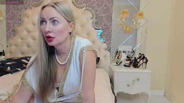 Veola new online show from 21, 3, 2025