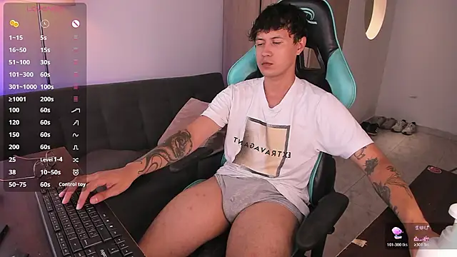 Snapshot of LeaneSeb chatting on 11, 2, 2026 LeaneSeb online show from 11, 2, 2026