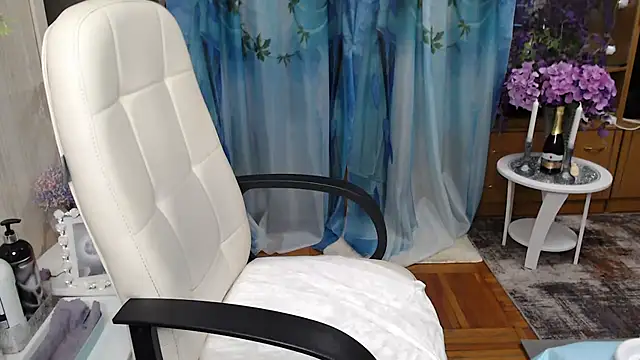 Mika Passion online show from 5, 12, 2025