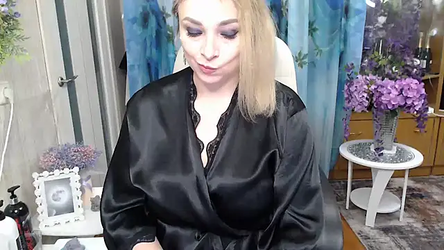 Snapshot of Mika_Passion chatting on 13, 11, 2025 Mika Passion online show from 13, 11, 2025