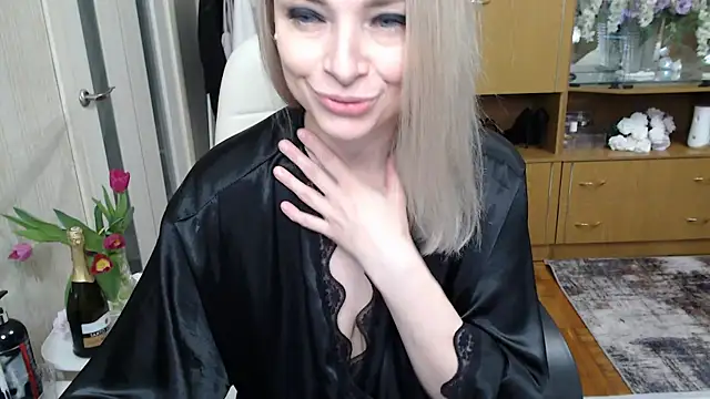 Snapshot of Mika_Passion chatting on 7, 3, 2025 Mika Passion online show from 7, 3, 2025