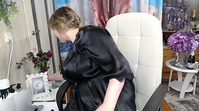 Mika Passion online show from 28, 3, 2026