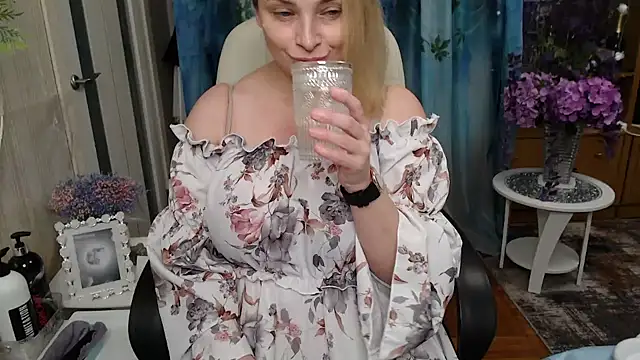 Snapshot of Mika_Passion chatting on 15, 11, 2025 Mika Passion online show from 15, 11, 2025