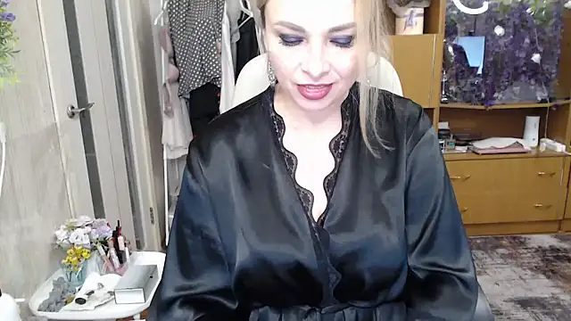 Snapshot of Mika_Passion chatting on 17, 10, 2025 Mika Passion online show from 17, 10, 2025