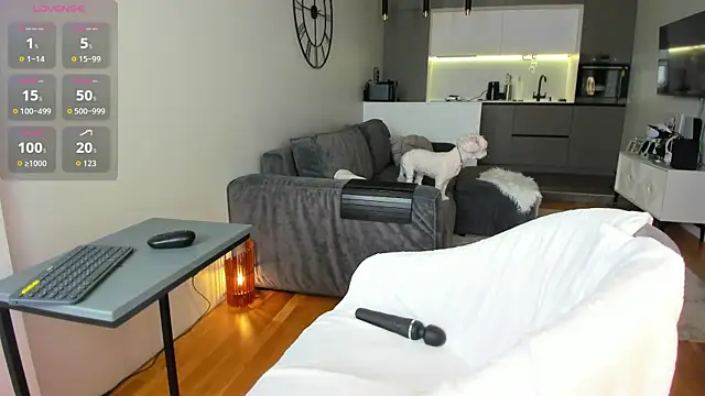 Juicy Bella online show from 7, 5, 2026
