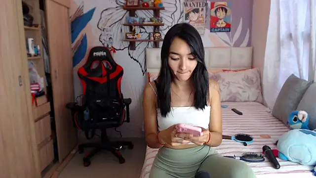 Snapshot of LinzyBaner chatting on 16, 6, 2026 LinzyBaner online show from 16, 6, 2026