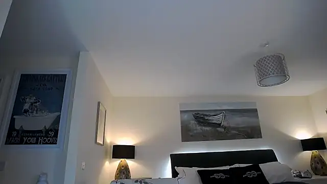 AlbanyWhite online show from 9, 2, 2026