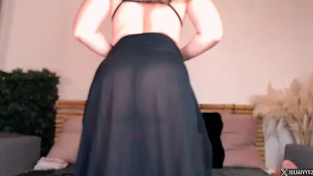 Julia-Ivy online show from 2, 10, 2025