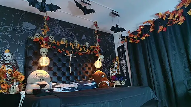 Snapshot of AlexHoe_ chatting on 26, 10, 2025 AlexHoe online show from 26, 10, 2025