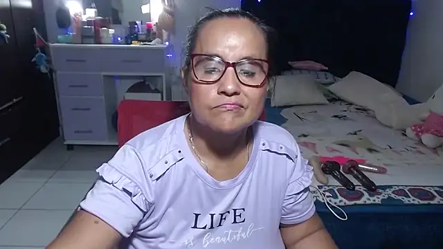 Snapshot of pervert_mommy_ chatting on 27, 6, 2026 pervert mommy online show from 27, 6, 2026