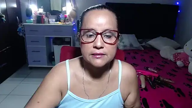 Snapshot of pervert_mommy_ chatting on 6, 7, 2026 pervert mommy online show from 6, 7, 2026